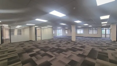 1013sqm Ofice To Let in Illovo  (4)